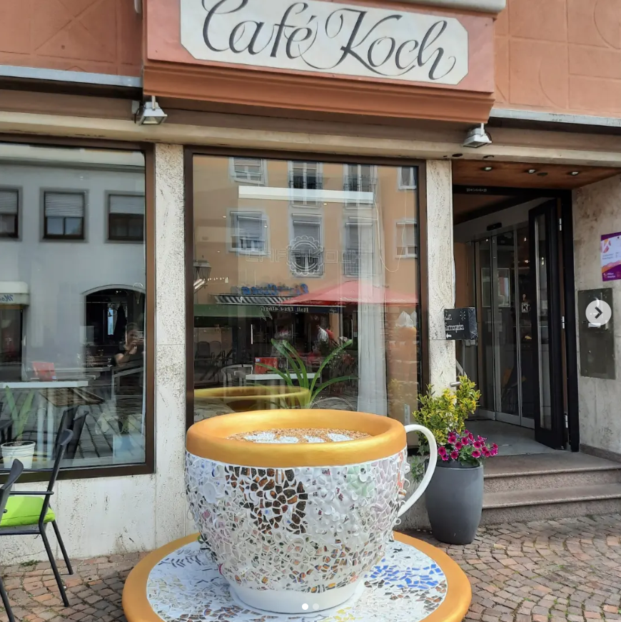 Café Koch Eingang am Stadtplatz Aichach